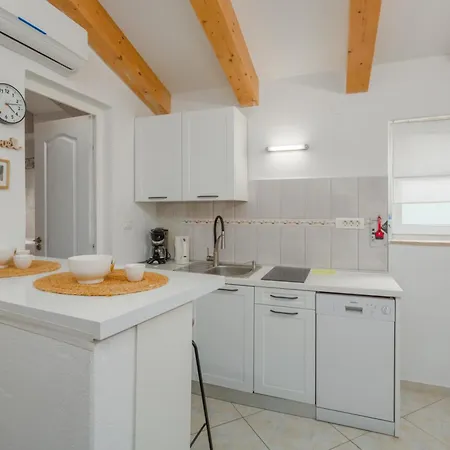 Apartment With A Parking Space Rovinjsko Selo, - 14514 Rovinj